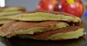 Pancakes moelleux aux pommes et au yaourt