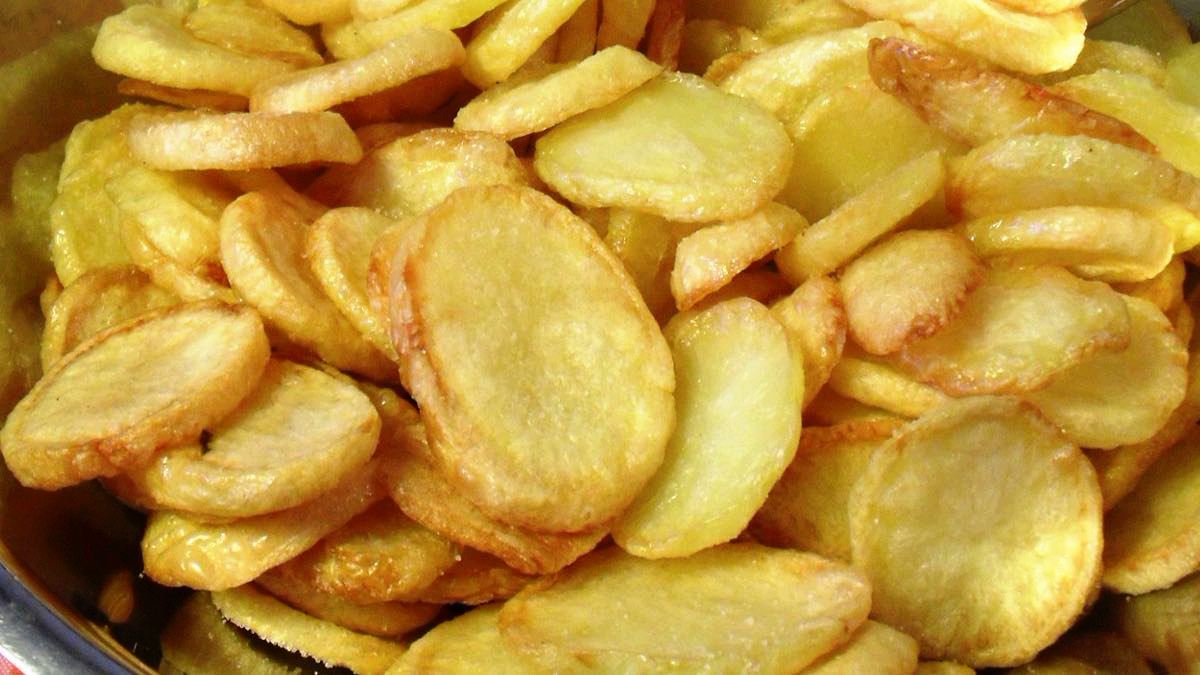 Pommes de terre croustillantes: cuisson au four ou à la friteuse à air