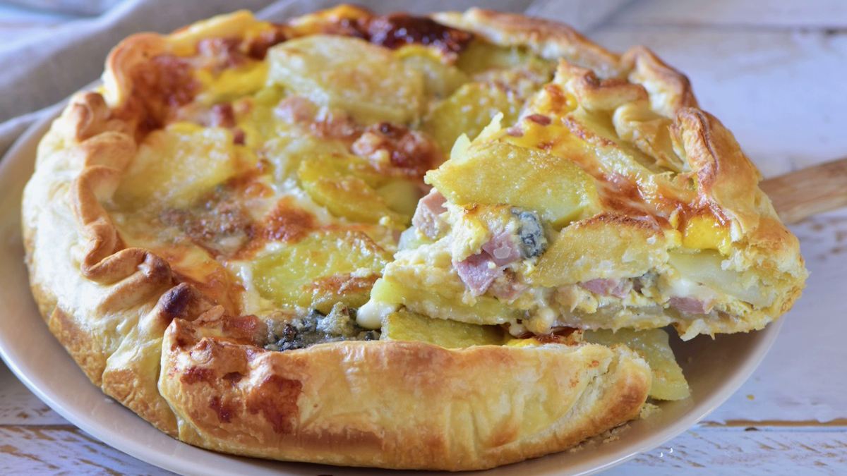 Quiche aux pommes de terre au jambon et aux fromages