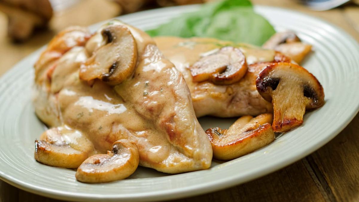 Escalopes de poulet à la normande exquises et raffinées