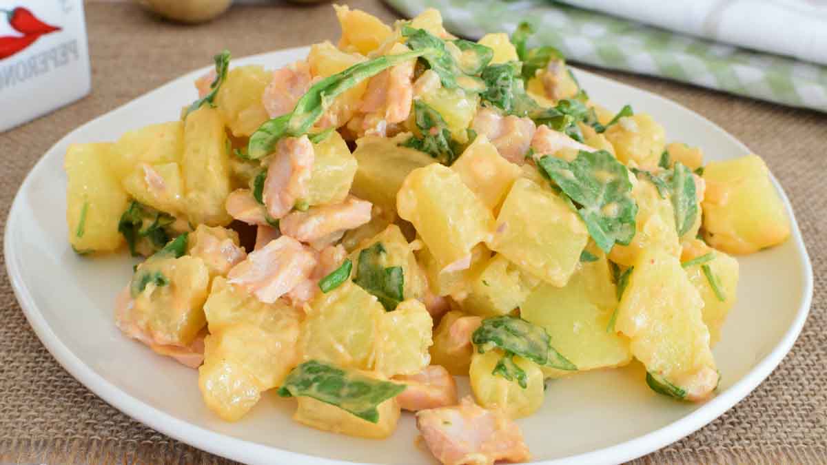 Salade de pommes de terre au saumon succulente