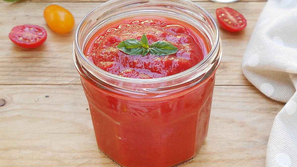 Comment faire de la purée de tomates maison: recette facile