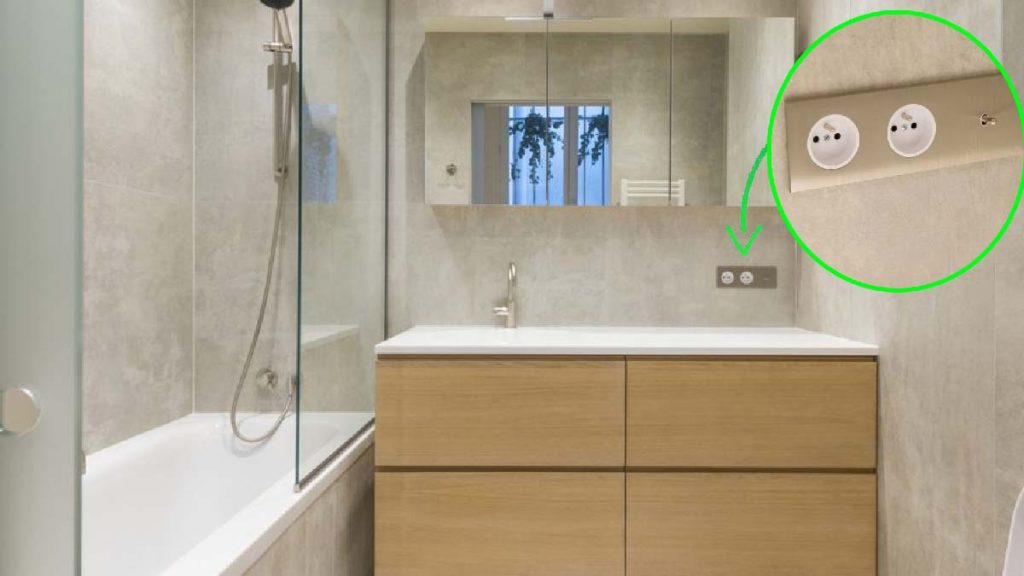 Des prises électriques installées dans la salle de bain ? Voici — free download