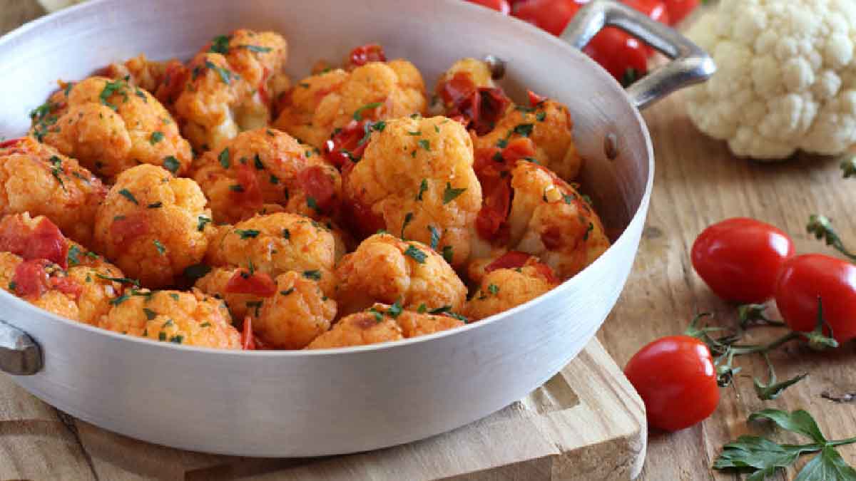 Chou-fleur poêlé à la sauce tomate: un accompagnement savoureux et léger